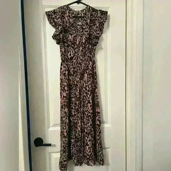 MEDIUM LEOPARD CHEETAH DRESS WITH FLUTTER SLEEVES - Picture 12 of 13